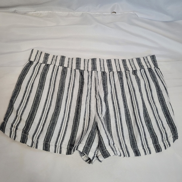 Maurices Women's Linen Blend Beachy Resortwear Striped Shorts Size XL - Picture 5 of 8